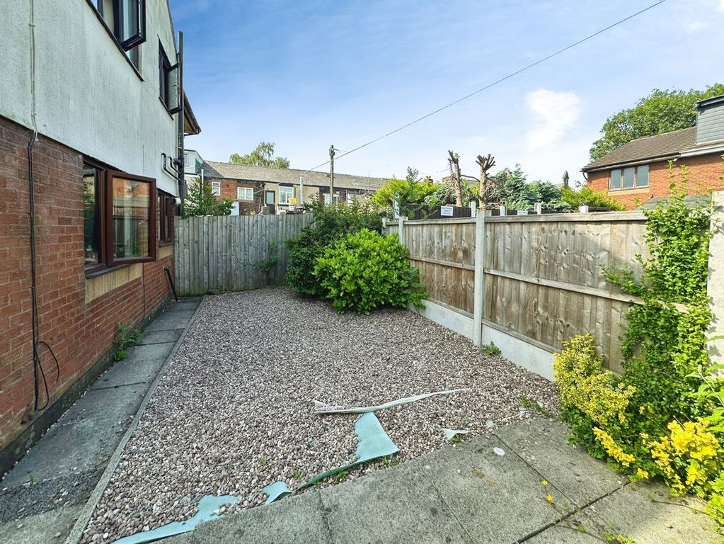 Property photo 3 of 10 Garden