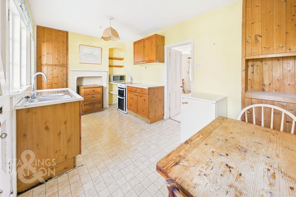 Property photo 3 of 26