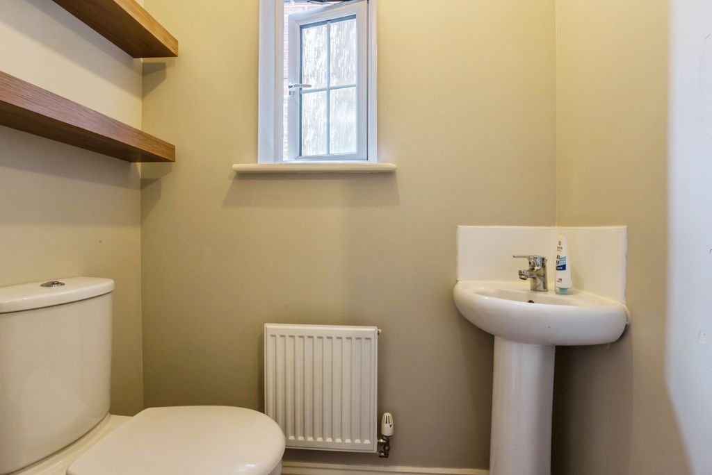 Property photo 3 of 20 Ground Floor WC