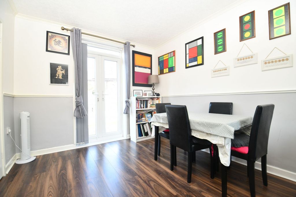 Property photo 3 of 23