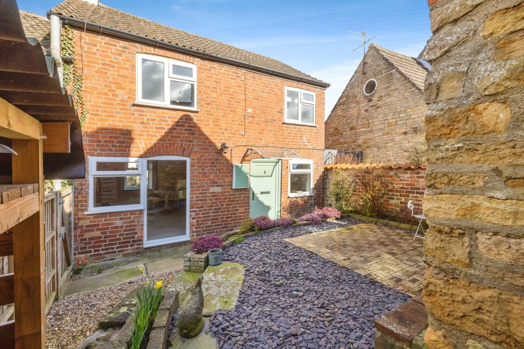 Property photo 1 of 11 Front View