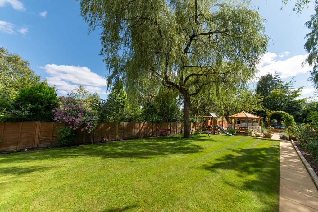 Property photo 2 of 21
