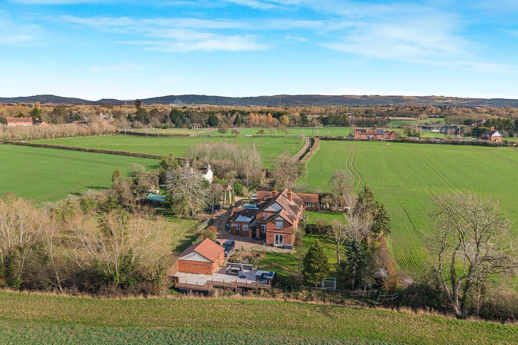 Property photo 1 of 32