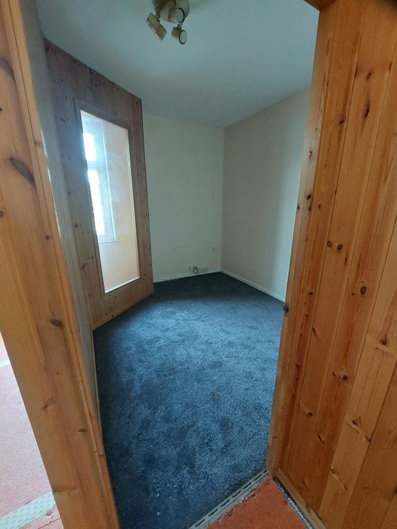 Property photo 3 of 7 Bedroom