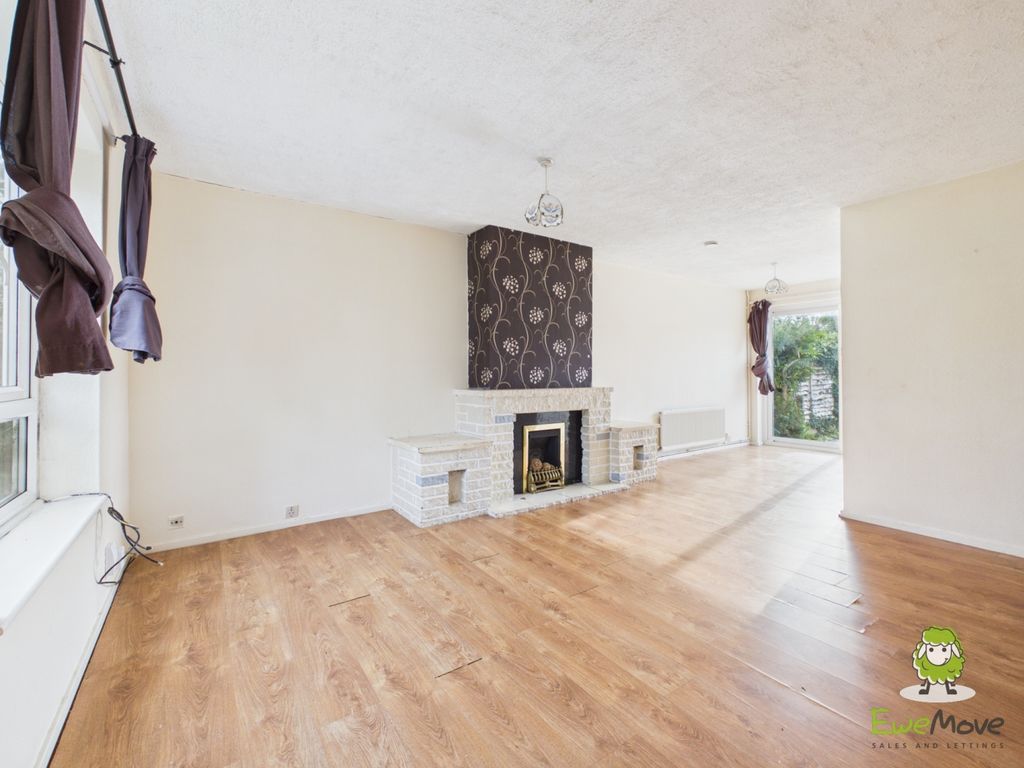 Property photo 3 of 17 Cam06684G6-Pr0020-Still001