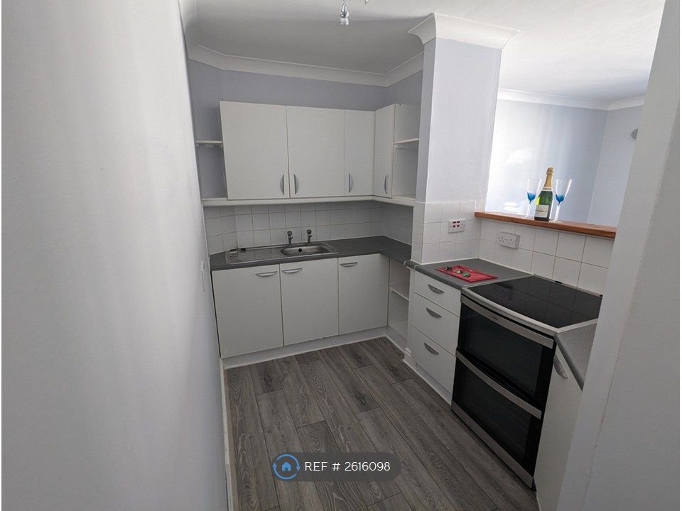 Property photo 3 of 12 Kitcheno