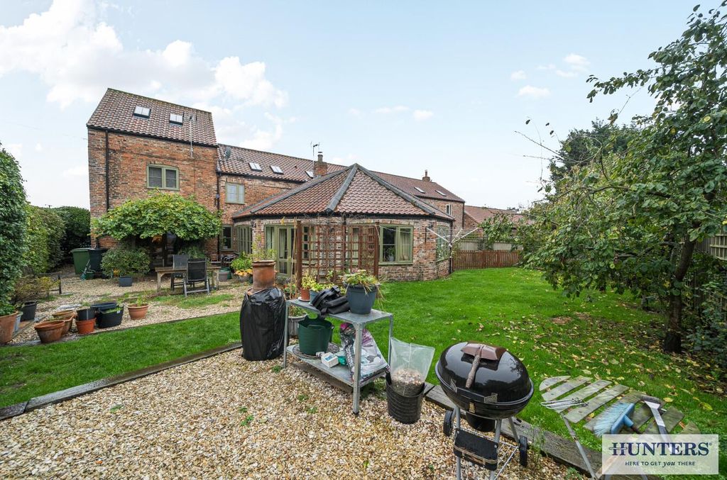 Property photo 2 of 25 Ff265790-90cc-43A5-9219-4Be0d047Bd4A.Jpg