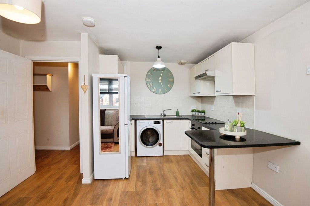 Property photo 2 of 11