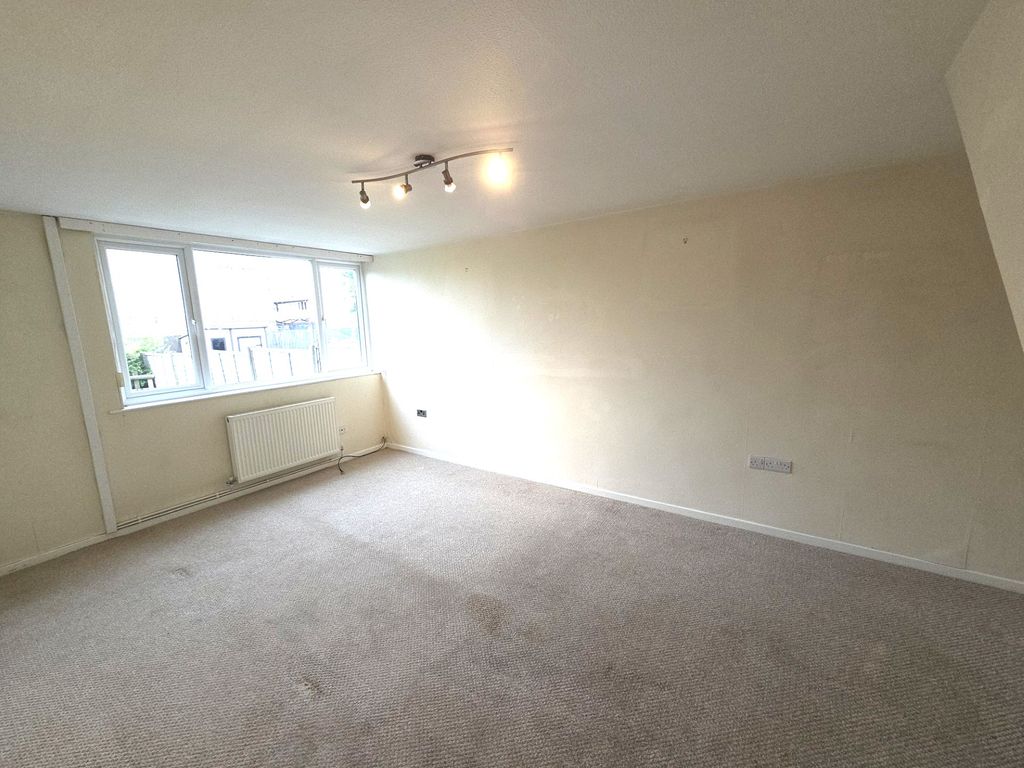 Property photo 2 of 10 0Aad8153-Cf54-42Dd-91d8-1Ca77cc53F47