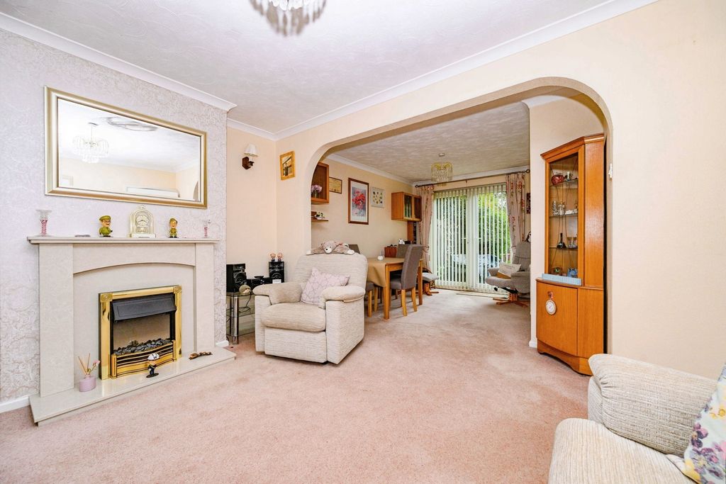 Property photo 3 of 17 Photo