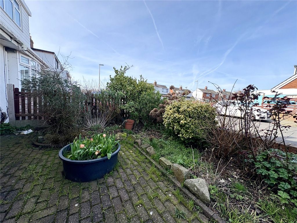 Property photo 2 of 16 Picture No. 03