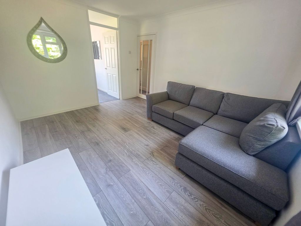 Property photo 3 of 10 Lounge