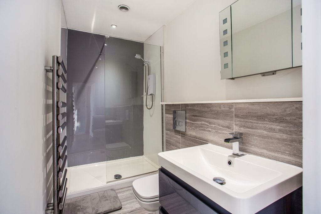 Property photo 3 of 13 Flat 7 291881 (12)