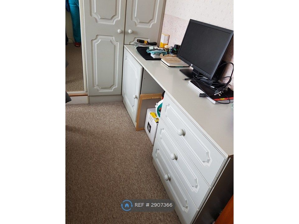 Property photo 2 of 33 Room 3
