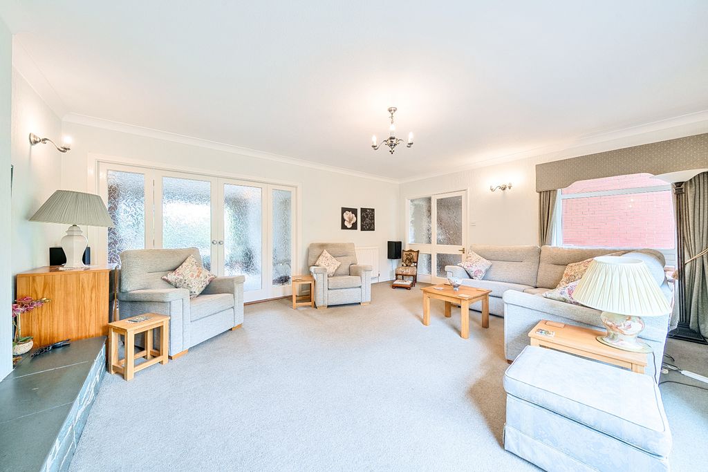 Property photo 2 of 39