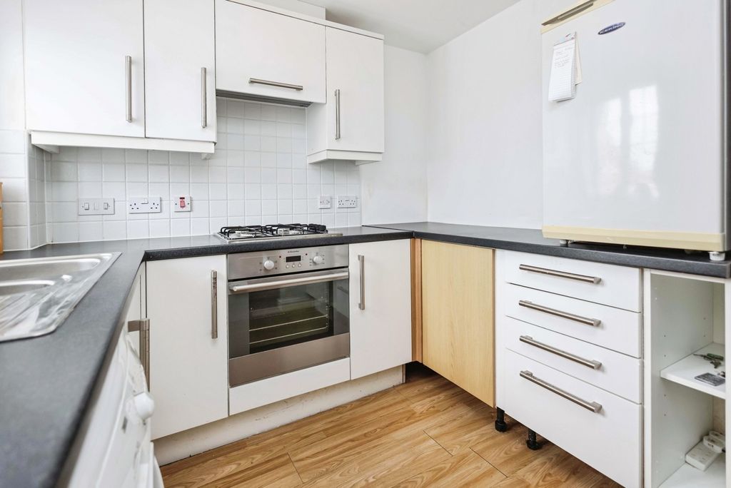 Property photo 2 of 16 Pbox-Img.Jpg