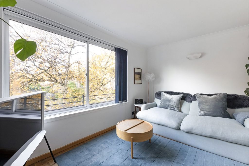 Property photo 2 of 19 Reception