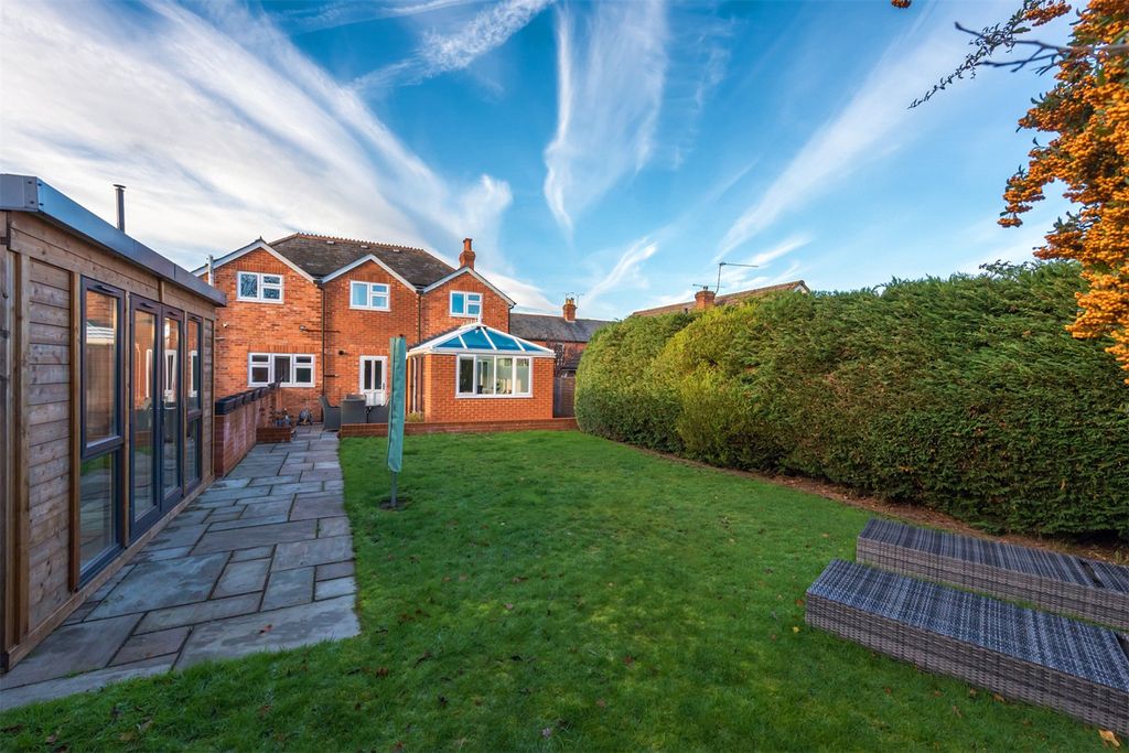 Property photo 2 of 14 Picture No. 27