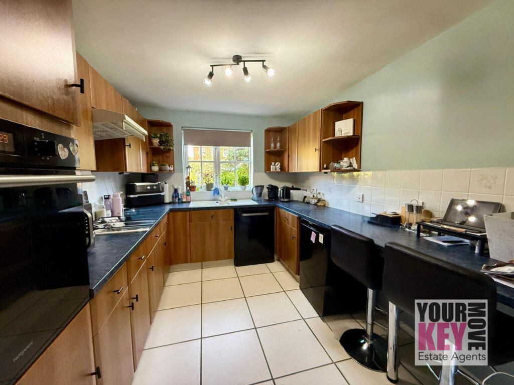 Property photo 3 of 28