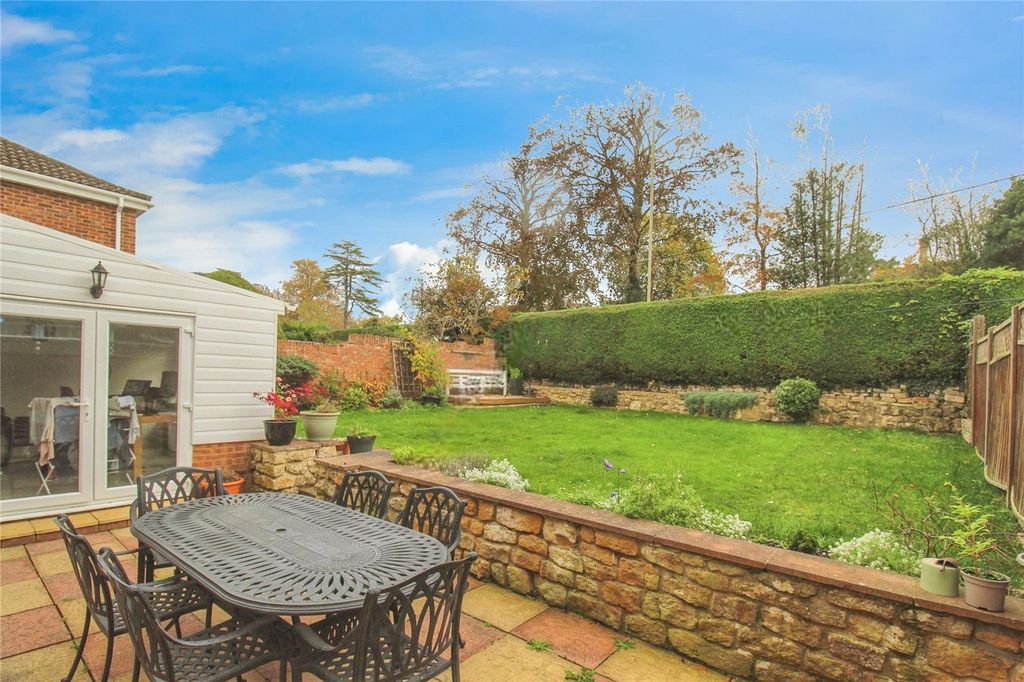 Property photo 2 of 19 Picture No. 24