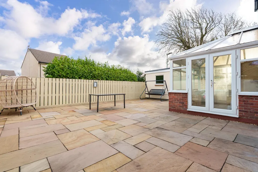 Property photo 2 of 34