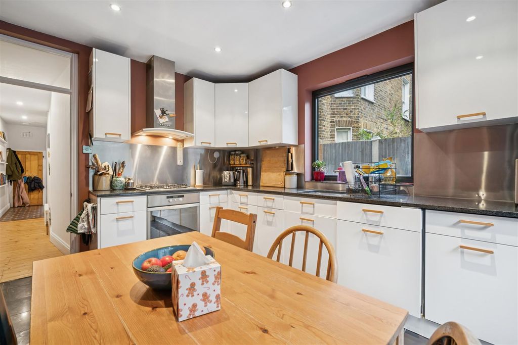 Property photo 2 of 11 20A Holmewood Road Sw2 3Rr Kitchen 2.Jpg
