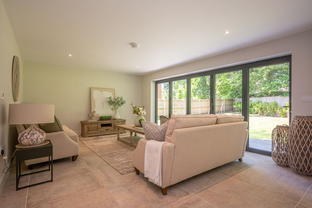 Property photo 2 of 18 2Theorchard,Holtroad,Fakenham-30
