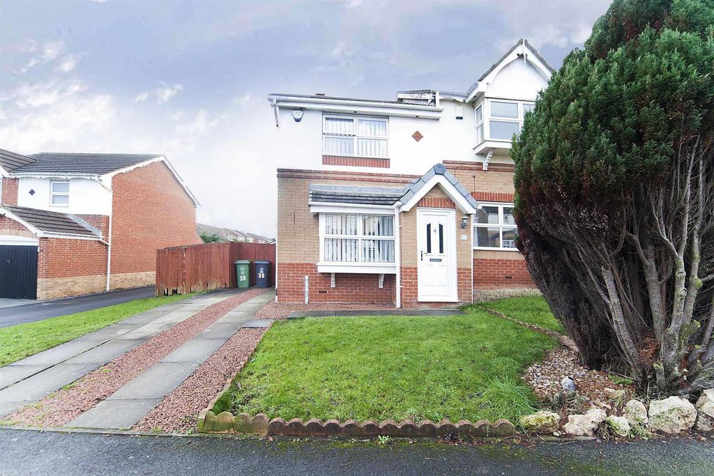 Property photo 2 of 18