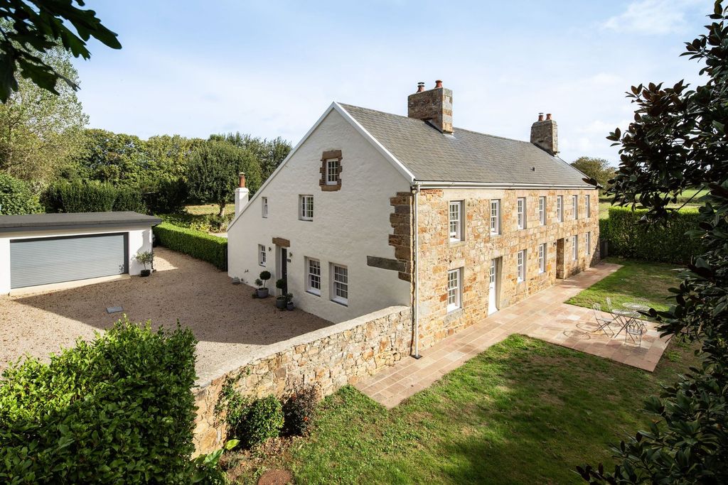 Property photo 1 of 33 South West Elevation