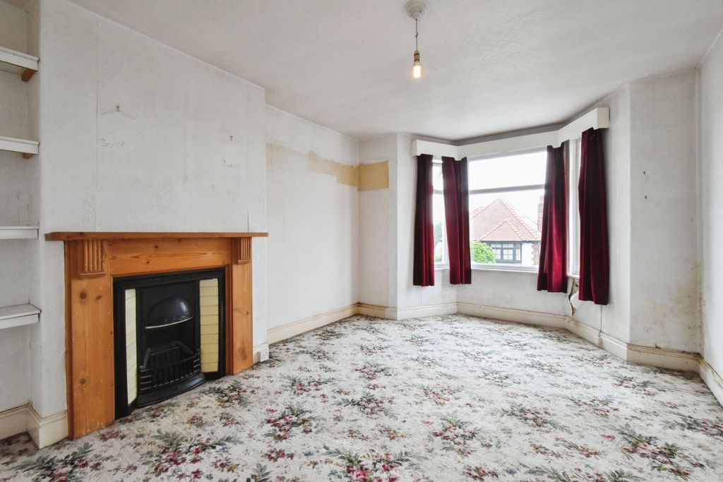 Property photo 2 of 17 Photo