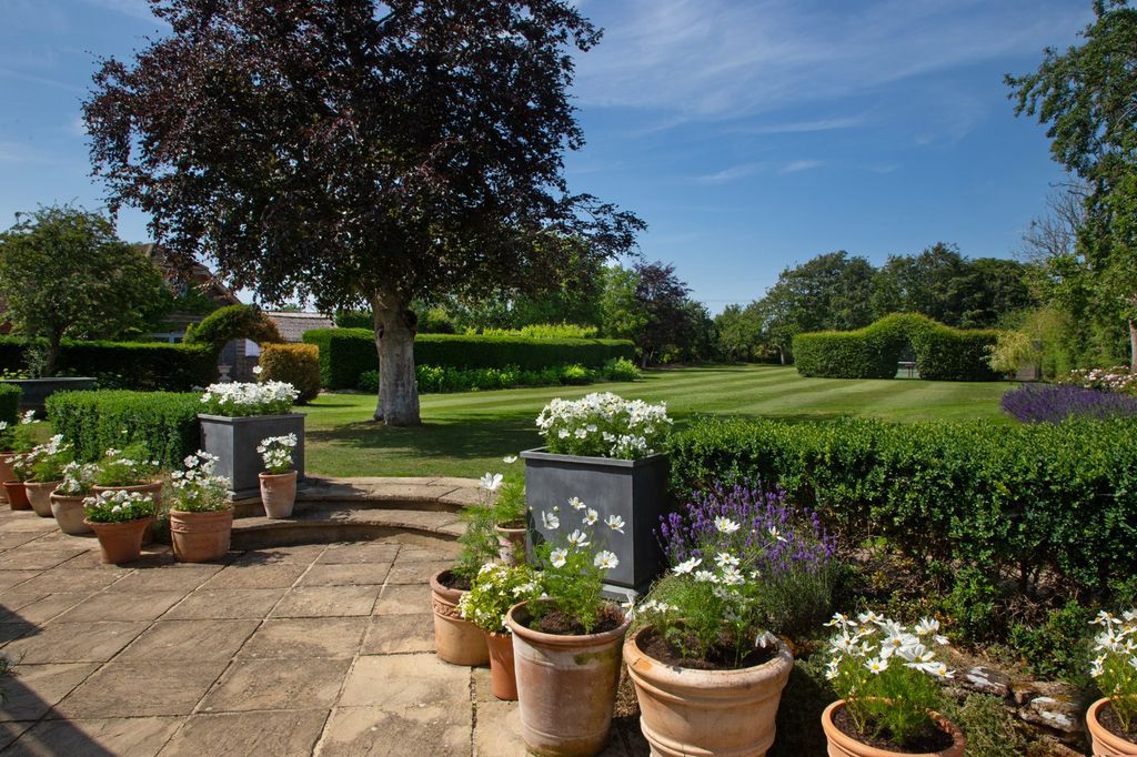 Property photo 3 of 21 Picture No. 32