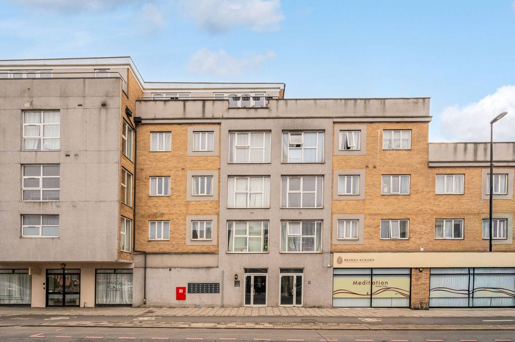 Property photo 3 of 8