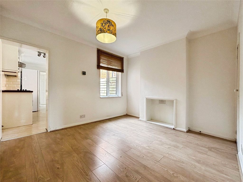 Property photo 3 of 10 Picture No. 12