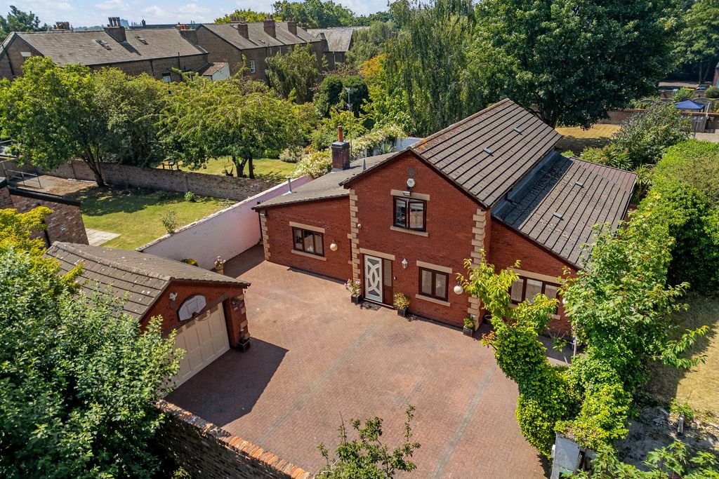 Property photo 1 of 43