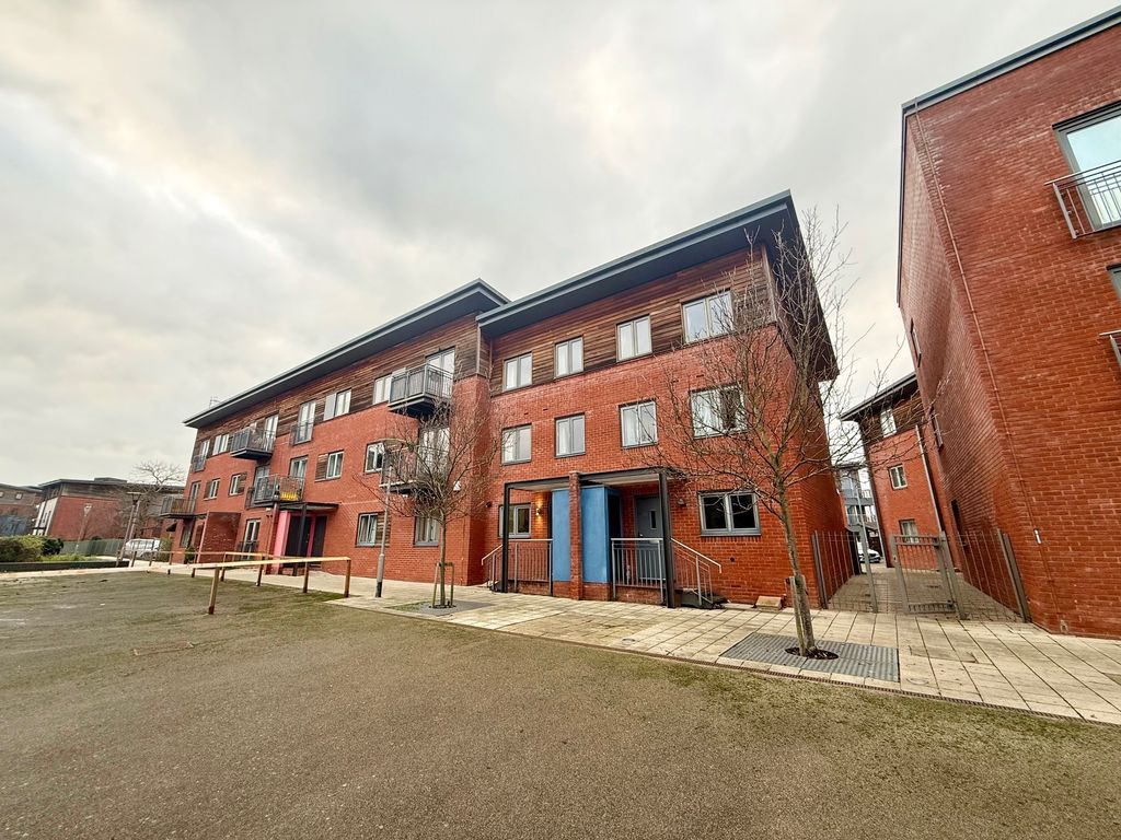 Property photo 1 of 12 Exterior