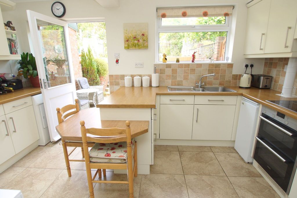 Property photo 2 of 11 Photograph 2