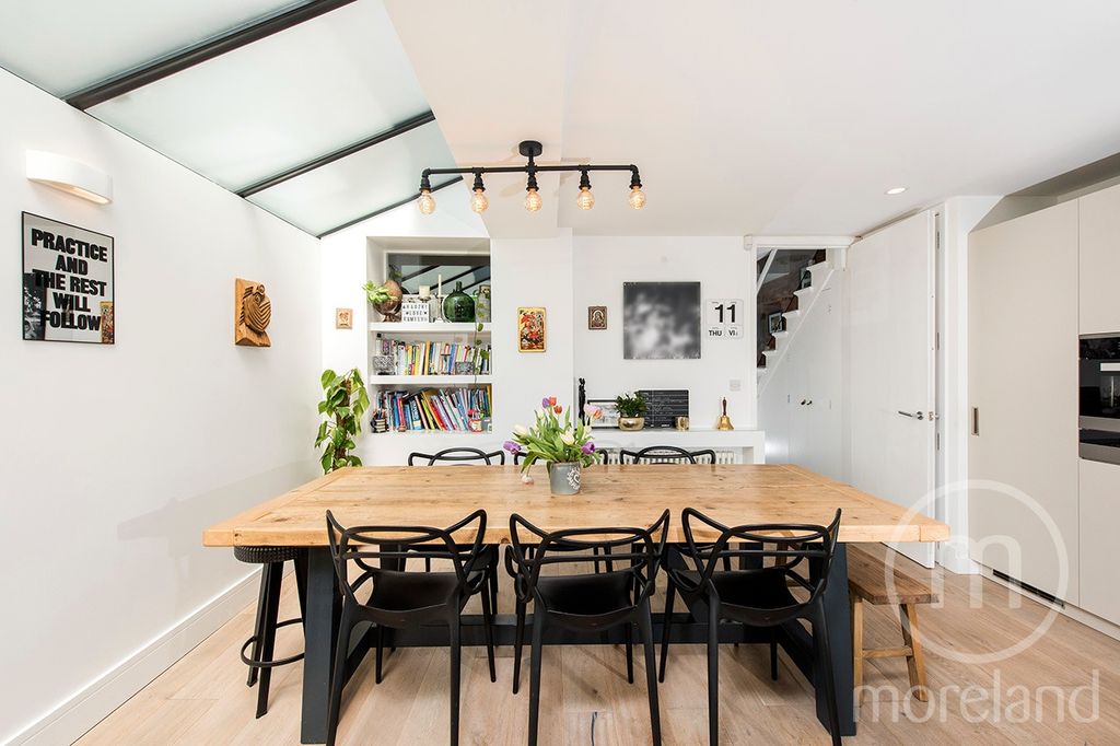Property photo 2 of 17 1530022