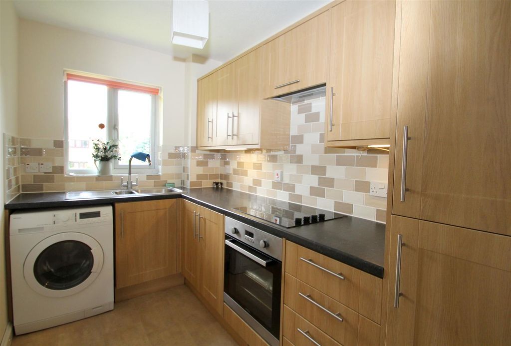 Property photo 3 of 9 Kitchen.Jpg