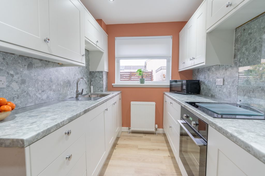 Property photo 3 of 17 Gallery