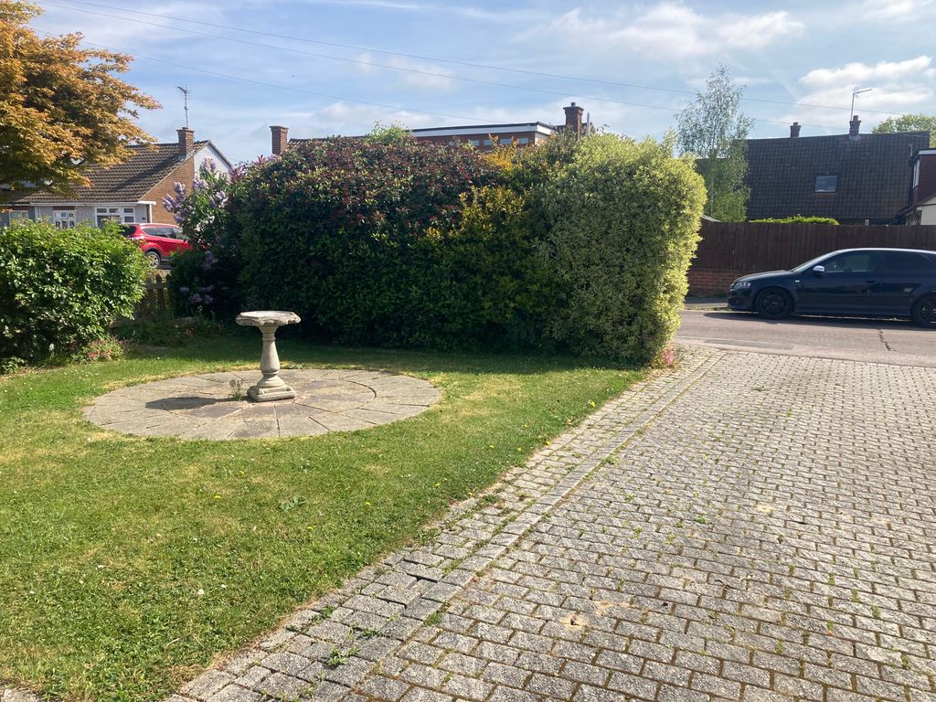 Property photo 2 of 18 Front Garden And Drive