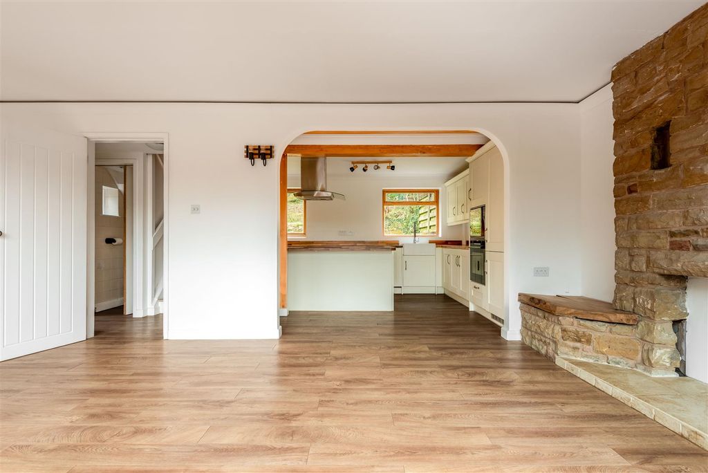 Property photo 3 of 24 1 Paxton Court-16.Jpg