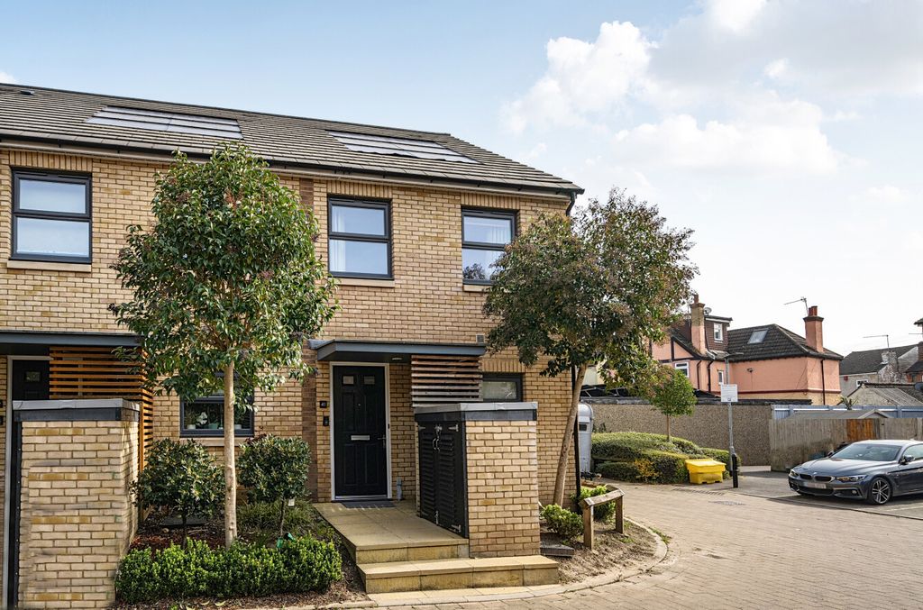 Property photo 1 of 25 Front External