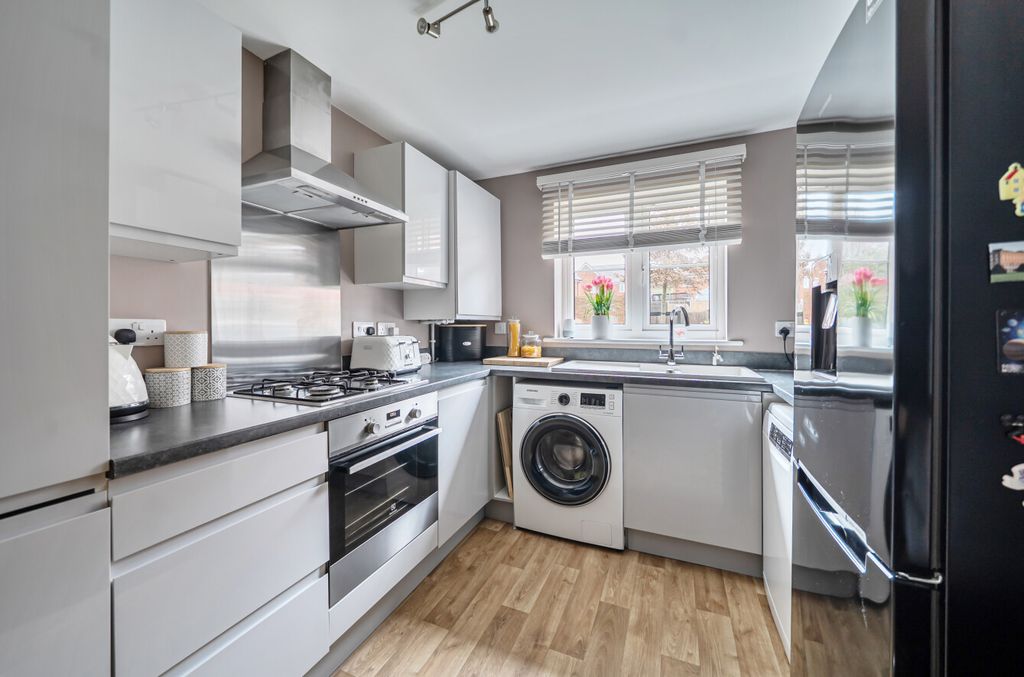 Property photo 3 of 14 1404521-4-6978d38...