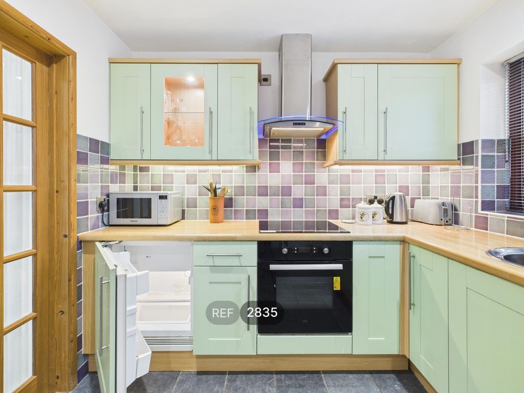 Property photo 3 of 14 Kitchen