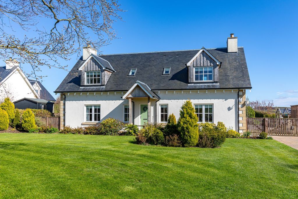 Property photo 1 of 44 Hometree, Pyatshaw, Lauder