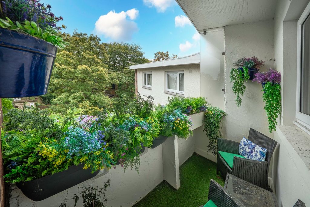 Property photo 2 of 10 Picture No. 12