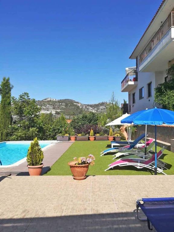 Property photo 2 of 10
