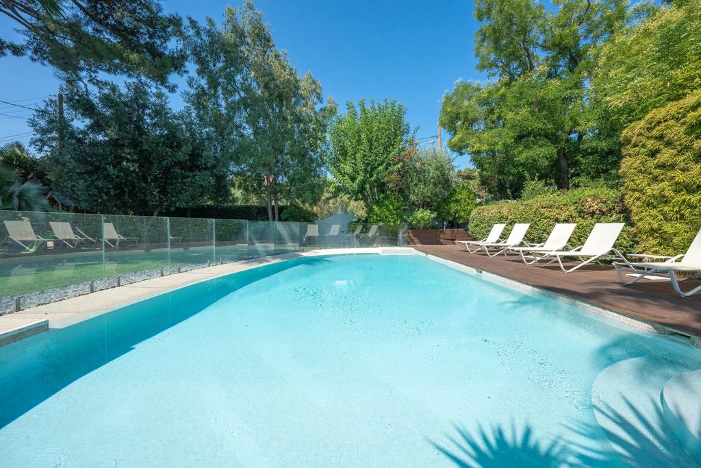 Property photo 2 of 30