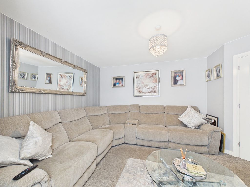 Property photo 3 of 15 Picture No. 02