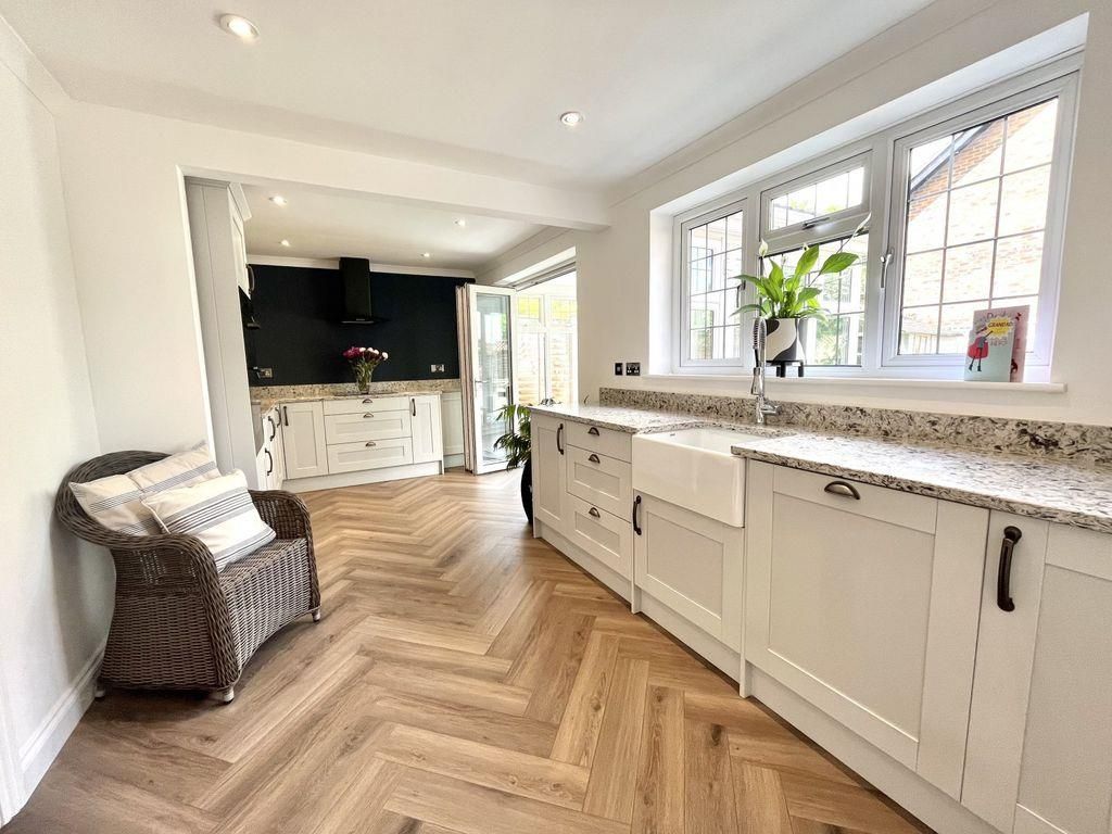 Property photo 2 of 16 Kitchen